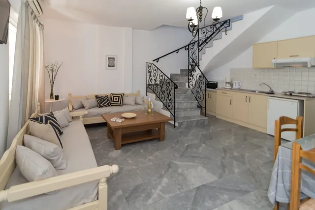 Harbour Studios And Apartment