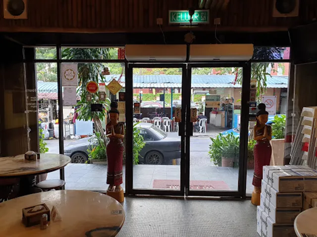 Ahroy Thai Cuisine, Halal