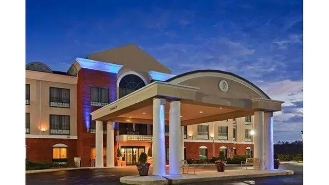 Baymont by Wyndham Bessemer