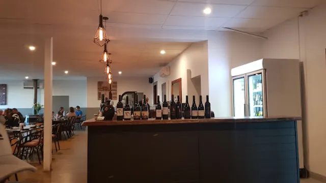 Zephyrz Pizza & Grill