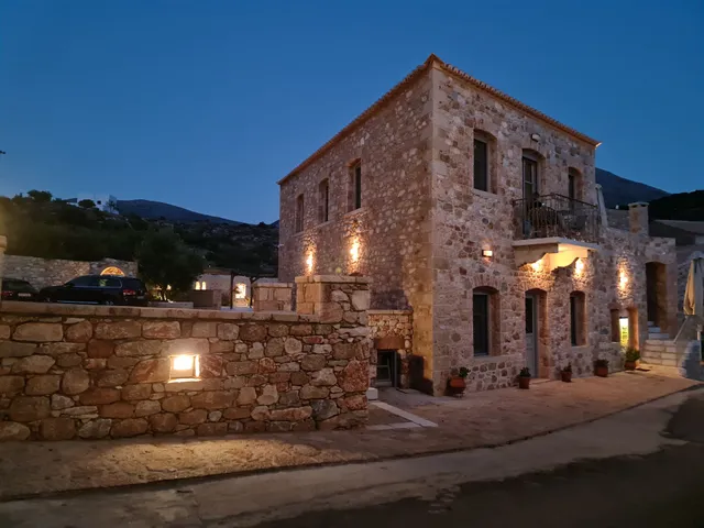 IPPOLA BOUTIQUE HOTEL