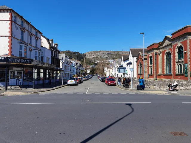 Famous Fishland Chips