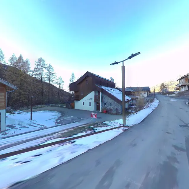 Le Loup Blanc Des Orres