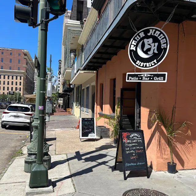 Pour House @ District