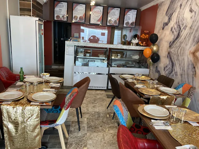 De mama's Lounge & Kitchen