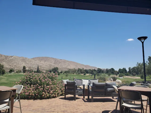 Roost Cafe @ Hawks Landing Golf Club