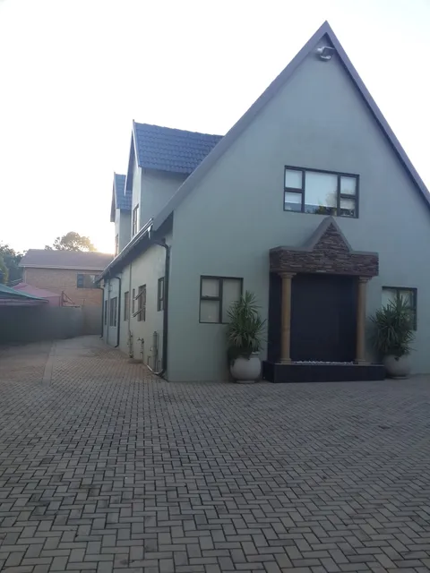 TUDOR MANOR GUESTHOUSE