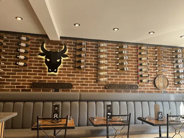 Jerry's Steakhouse, Cafe and wine bar