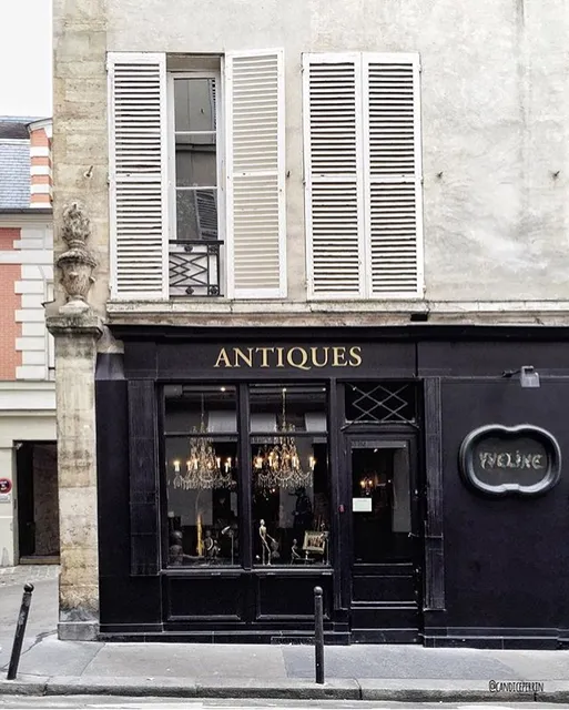 Yveline Antiques