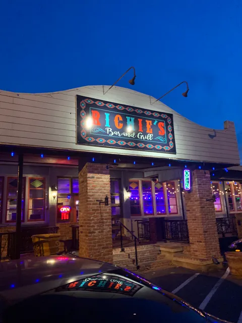 Richie's Bar & Grill