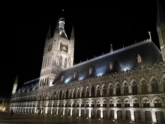 Holiday Home Ieper Market Square