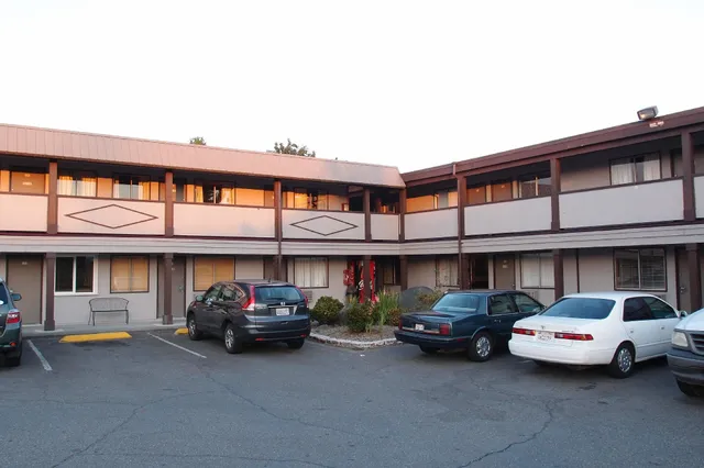 Seatac Inn and Airport Parking