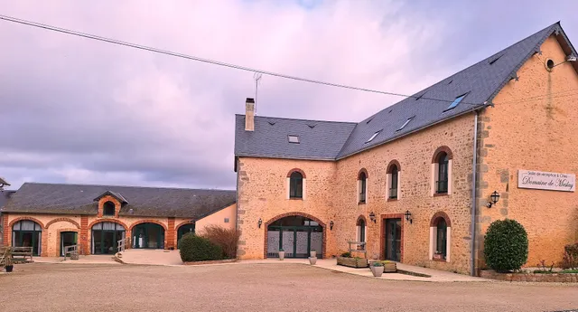 Area De Meslay : Gîtes, 2 Salles, 52 Couchages