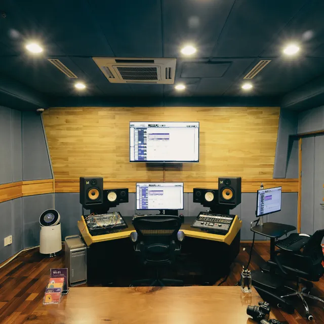 KING STUDIO