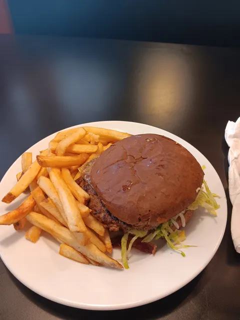 Dolly’s Burgers and Shakes