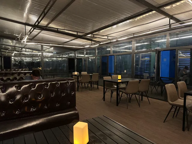 Tumbaash Restaurant&Pub