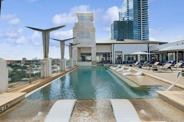 Arrive at River Oaks