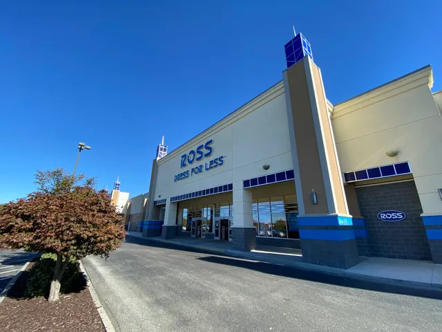 Hamilton Shopping Center