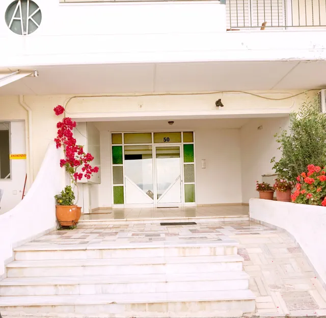 Colours Seaview Apartments