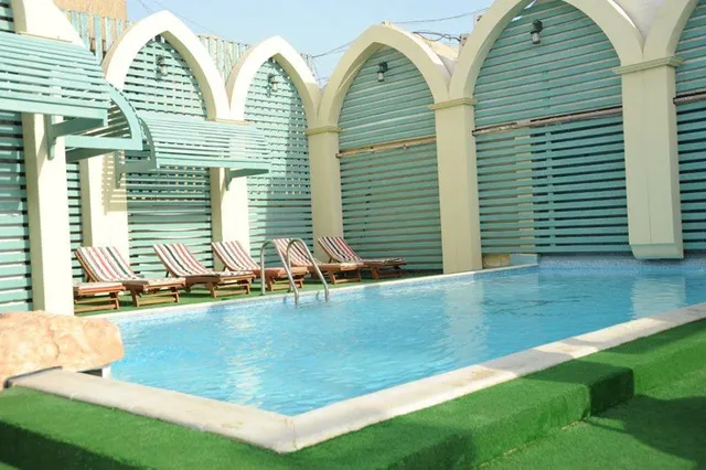 Pyramids Plaza Hotel