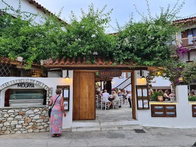 Mouria Taverna
