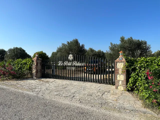 Le Petit Palace Hotel ve Bağ Evi