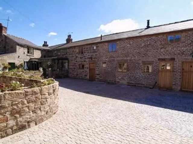 Barnacre Farm Holiday Cottages Wirral UK