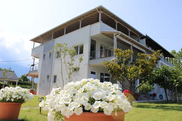 Kavadias SeaView Apartments