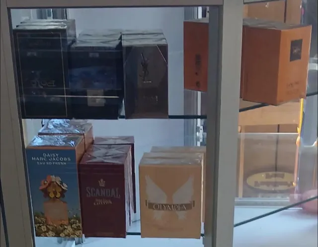 Darren's Discount Store