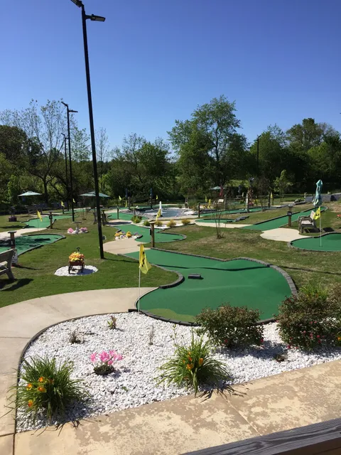 Rolling Hills Miniature Golf