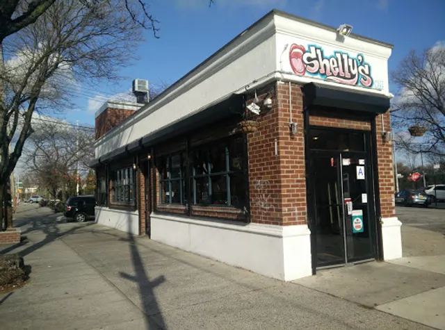 Shellys Cafe & Grocery