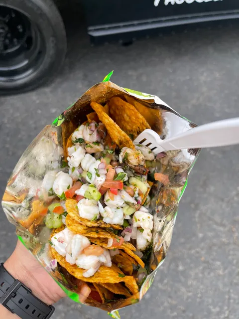 Tacos El Paisa y Mariscos