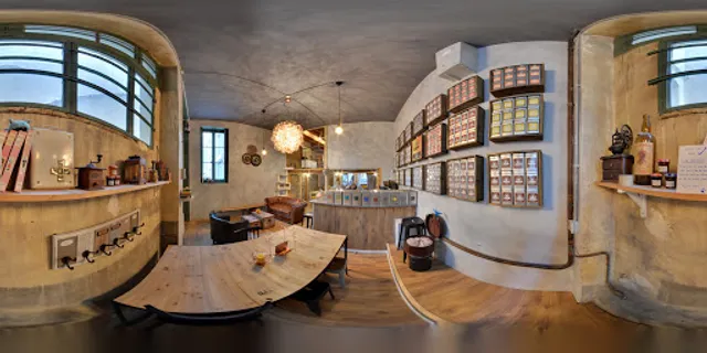 Le GentleCat · restaurant · bar à chats · bar à jeux · brunch · salon de thé (interdit moins de 12 ans)