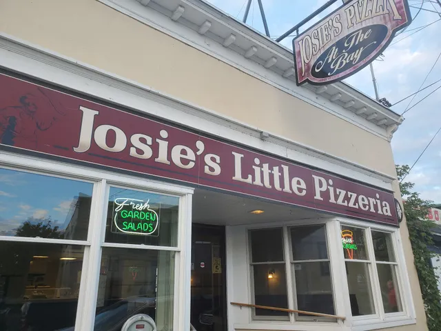 Josie's Pizza