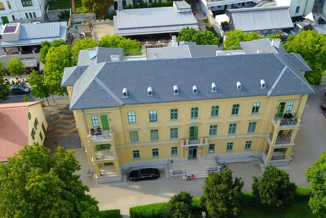 Ipoly Hotel Boutique Rooms and Suites