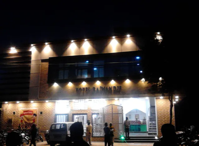 OYO Hotel Raj Mandir