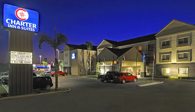 Holiday Inn Express & Suites Tulare by IHG
