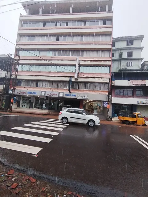 Sajidha Tourist Home