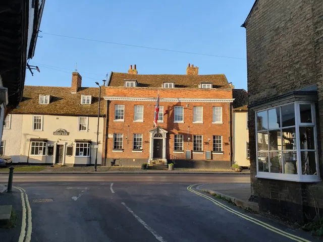 The Limes Bar and Hotel