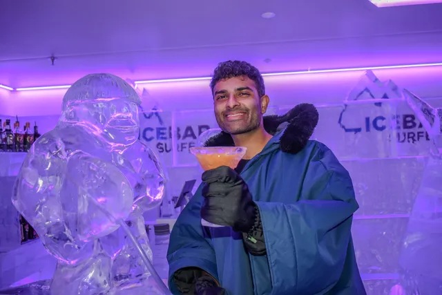 IceBar Surfers