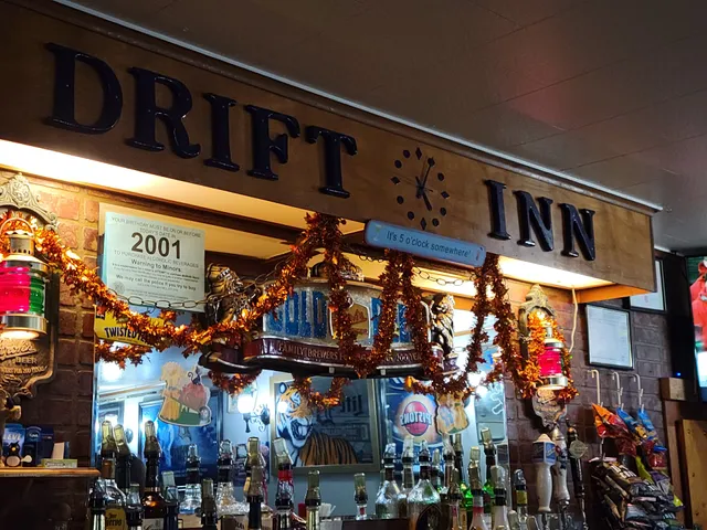 Drift-Inn Bar