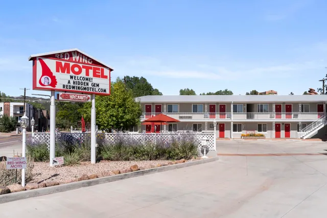Red Wing Motel