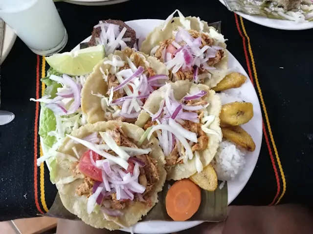 Restaurant Plaza Maya.