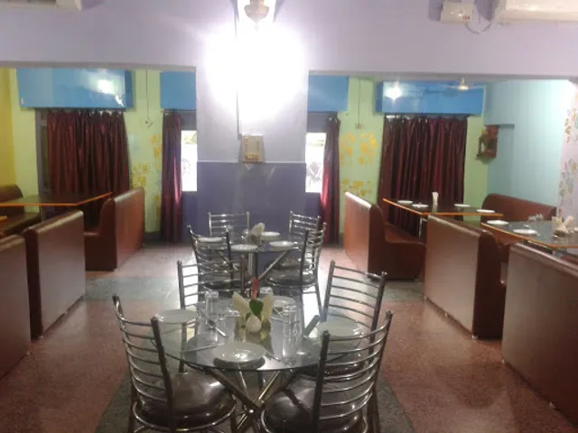 Royal Family Restaurant