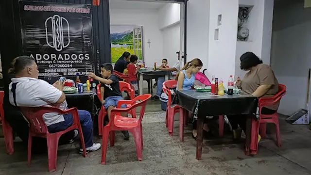 Adoradogs Hotdogs & Hamburguesas