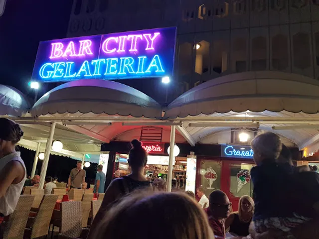CITY Cocktail Bar • Gelateria