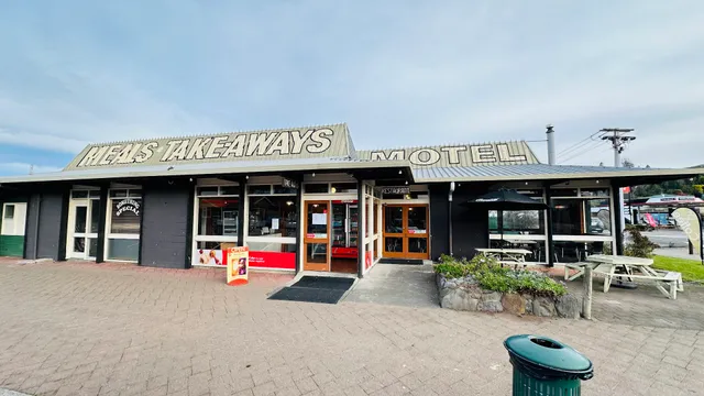 Hunters Cafe & Motel