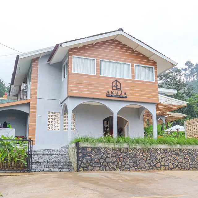 Akuja Coffee & Resort
