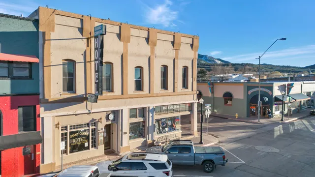 The Historic Grand Canyon Hotel