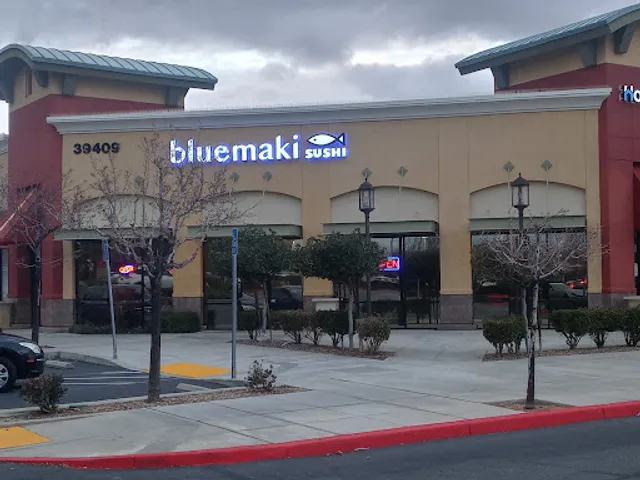 bluemaki sushi by HARBOUR